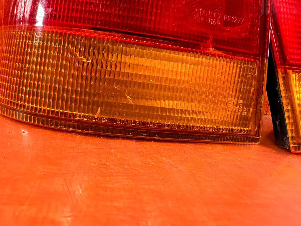 96 98 HONDA CIVIC COUPE 2 DOOR   RED WHITE ORANGE   STANLEY   OEM TAIL LIGHTS8