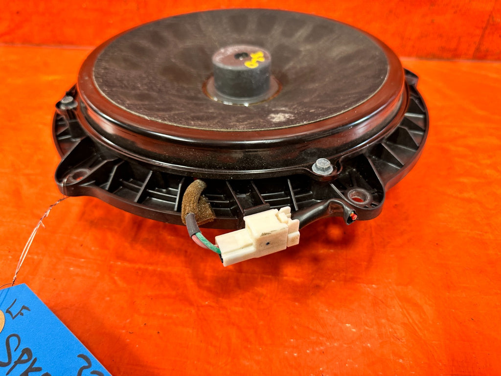 08 15 INFINITI G37 Q60 COUPE  DRIVER LEF T DOOR   BOSE SPEAKER   OEM #3202