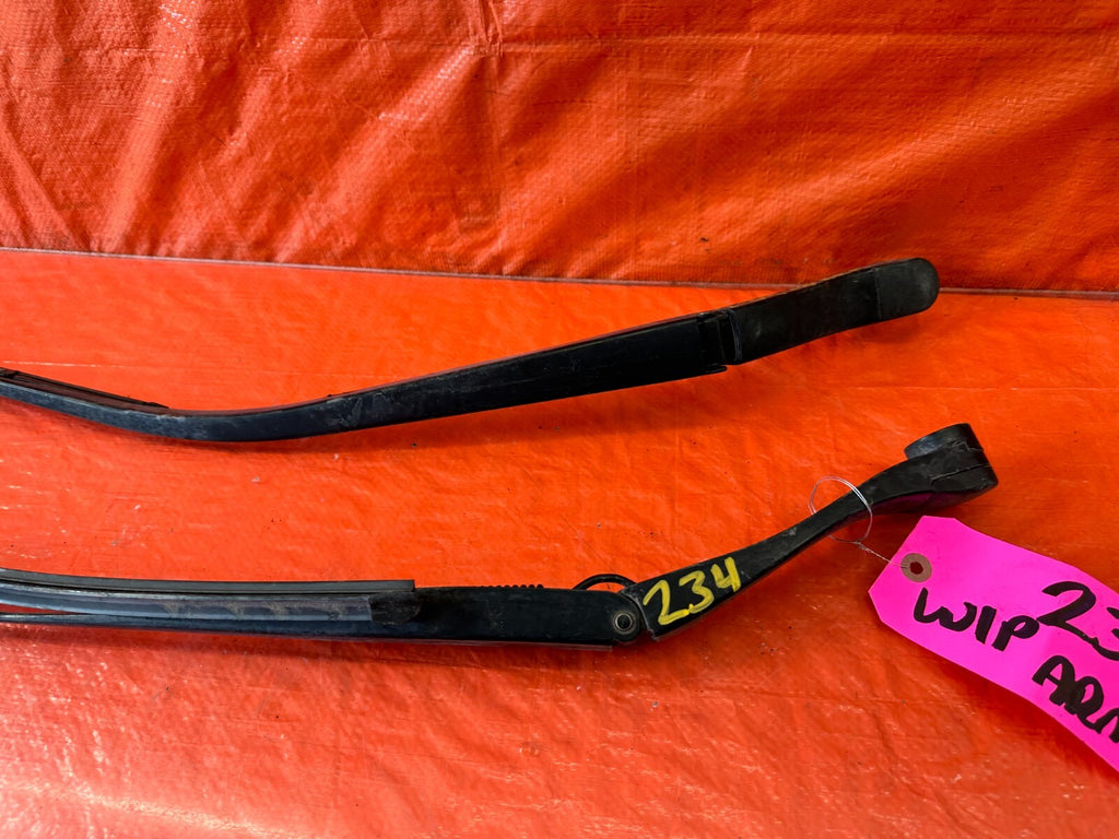 04 08 ACURA TL   WINDSHIELD WIPER ARMS   LEFT AND RIGHT ARM SET   OEM OE #2343