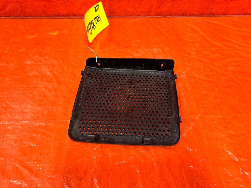 88 91 HONDA CRX   DRIVER LEFT DOOR PANEL SPEAKER COVER TRIM PLASTIC OEM 2773