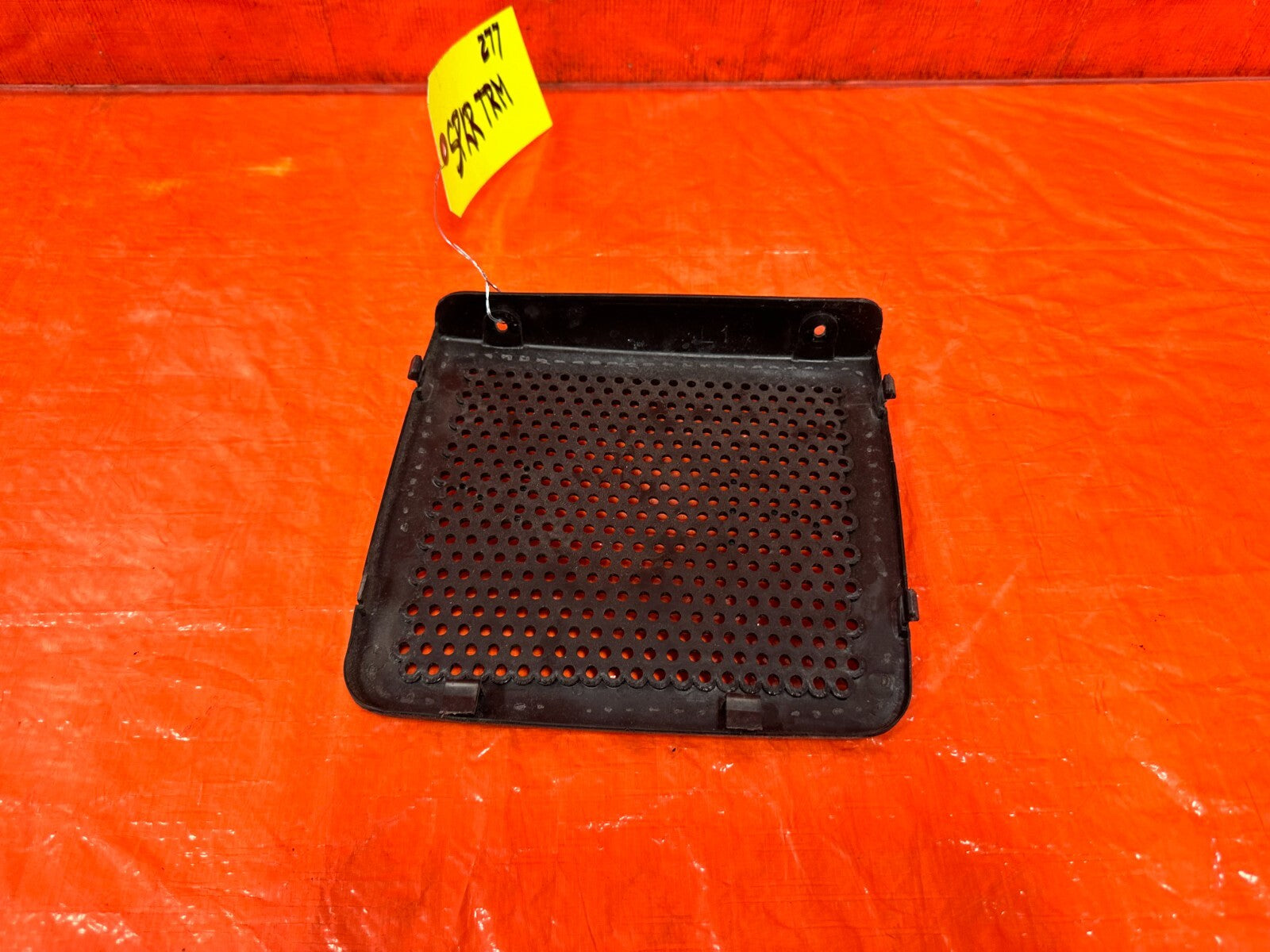 88 91 HONDA CRX   DRIVER LEFT DOOR PANEL SPEAKER COVER TRIM PLASTIC OEM 2773