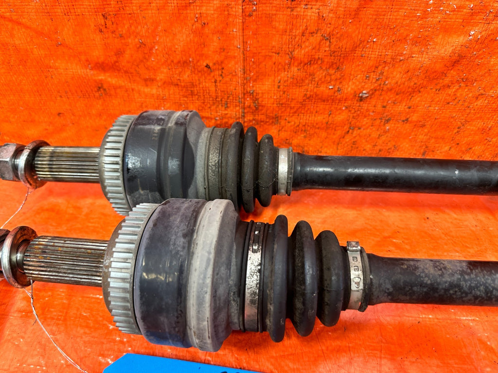 12 14 HYUNDAI GENESIS COUPE BK2 2.0L   LEFT AND RIGHT  AXLES DRIVESHAFTS OEM 3256
