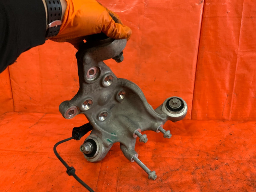 14 19 MERCEDES BENZ CLA 250 FWD   PASSENGER RIGHT REAR SPINDLE KNUCKLE HUB OEM3