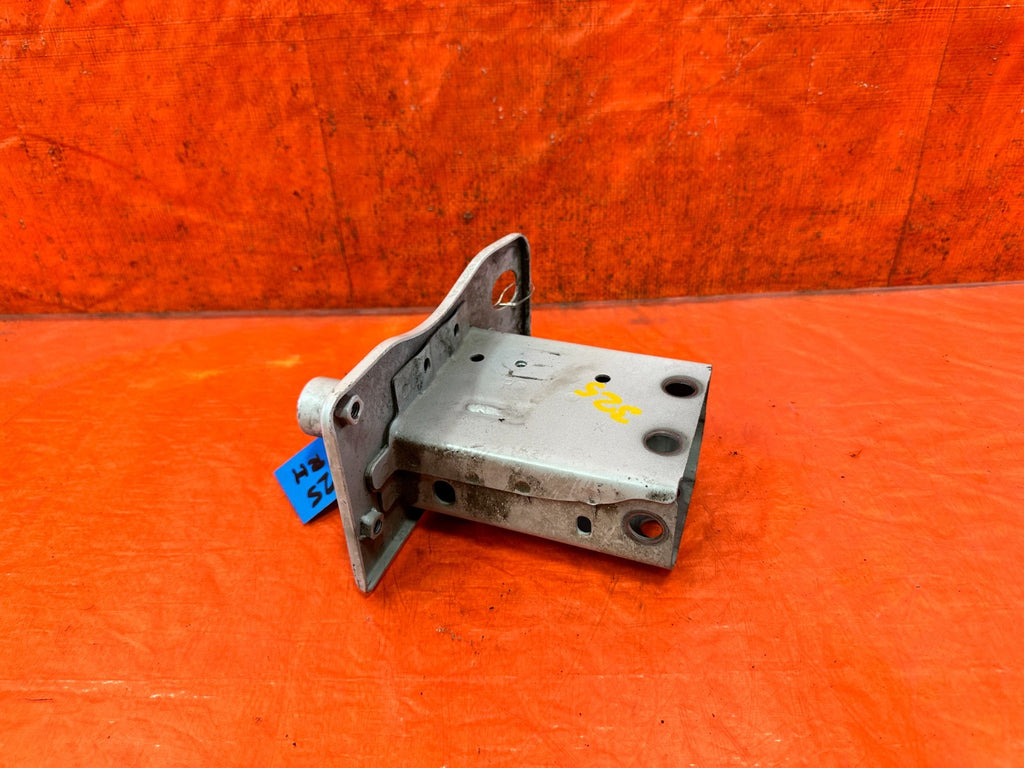 12 14 HYUNDAI GENESIS COUPE BK2 2.0L RIGHT FRONT CRASH BAR BEAM BRACKET OEM 3253