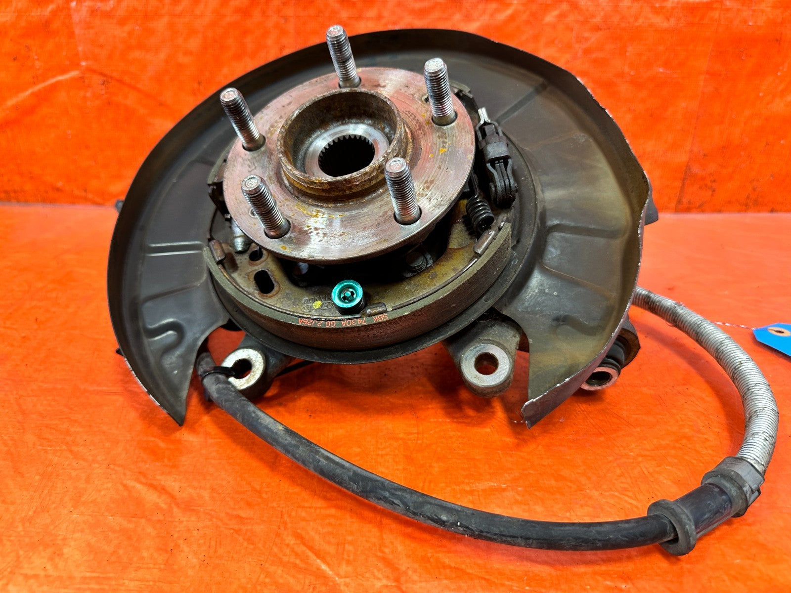 10 16 HYUNDAI GENESIS COUPE   PASSENGER RIGHT REAR SPINDLE KNUCKLE HUB OEM #3254