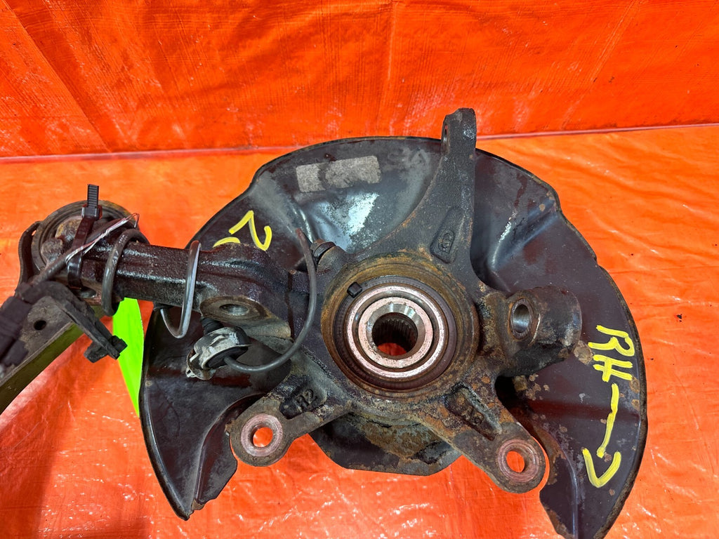 06 11 HONDA CIVIC SI 2D & 4D PASSENGER RIGHT FRONT SPINDLE KNUCKLE HUB OEM #2827