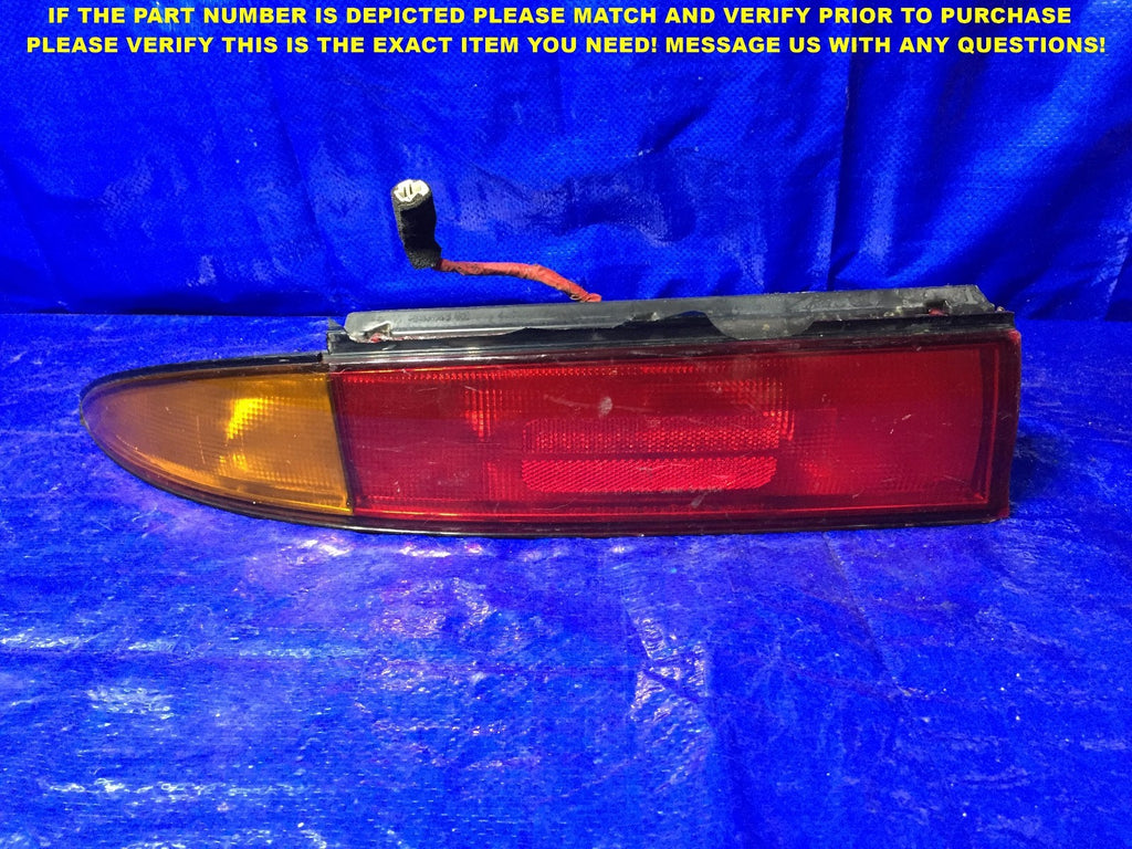 OEM 1993 1994 INFINITI J30 DRIVER LEFT TAIL LIGHT HAS DAMAGE LOOK AT PICTURES0