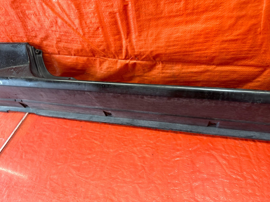 88 89 HONDA CRX   SIDE SKIRT ROCKER MOLDING TRIM   RIGHT SIDE   OEM FACTORY #2435