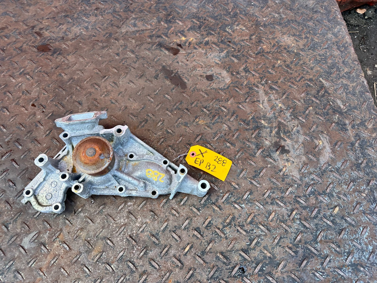 02 10 LEXUS SC430   3UZFE   WATER PUMP   OEM FACTORY #2884