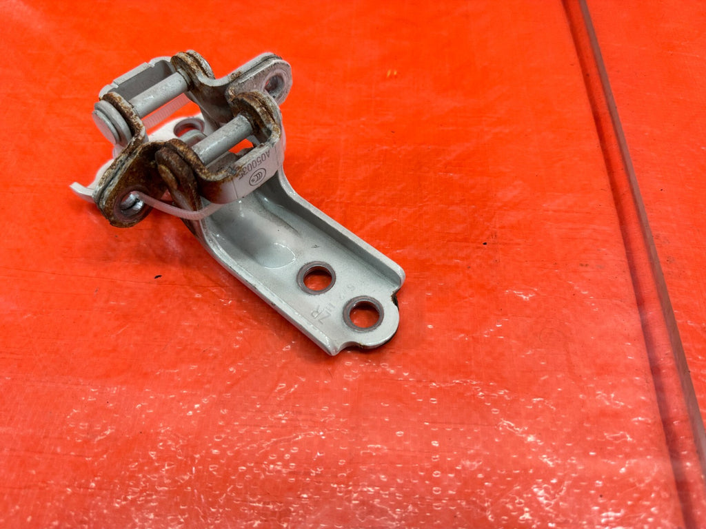 15 21 SUBARU WRX & STI   PASSENGER RIGHT REAR DOOR HINGE SET UPPER LOWER OEM 1804