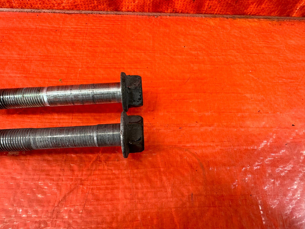 09 13 INFINITI G37 SEDAN  REAR SHOCK TO LOWER CONTROL ARM BOLTS HARDWARE OEM 2381