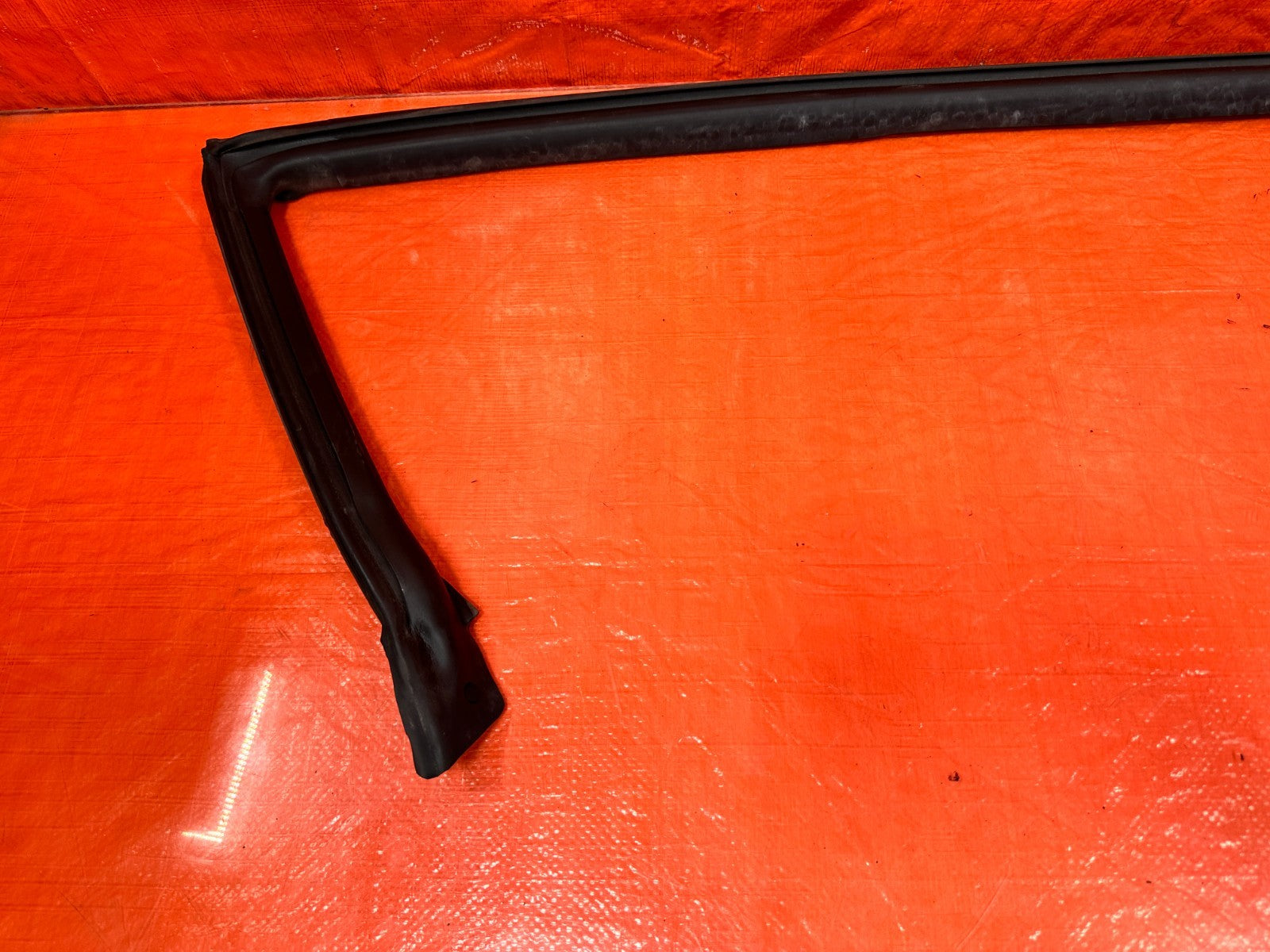 08 15 INFINITI G37 & Q60 COUPE   RIGHT   UPPER WEATHER STRIP RUBBER OEM #3205