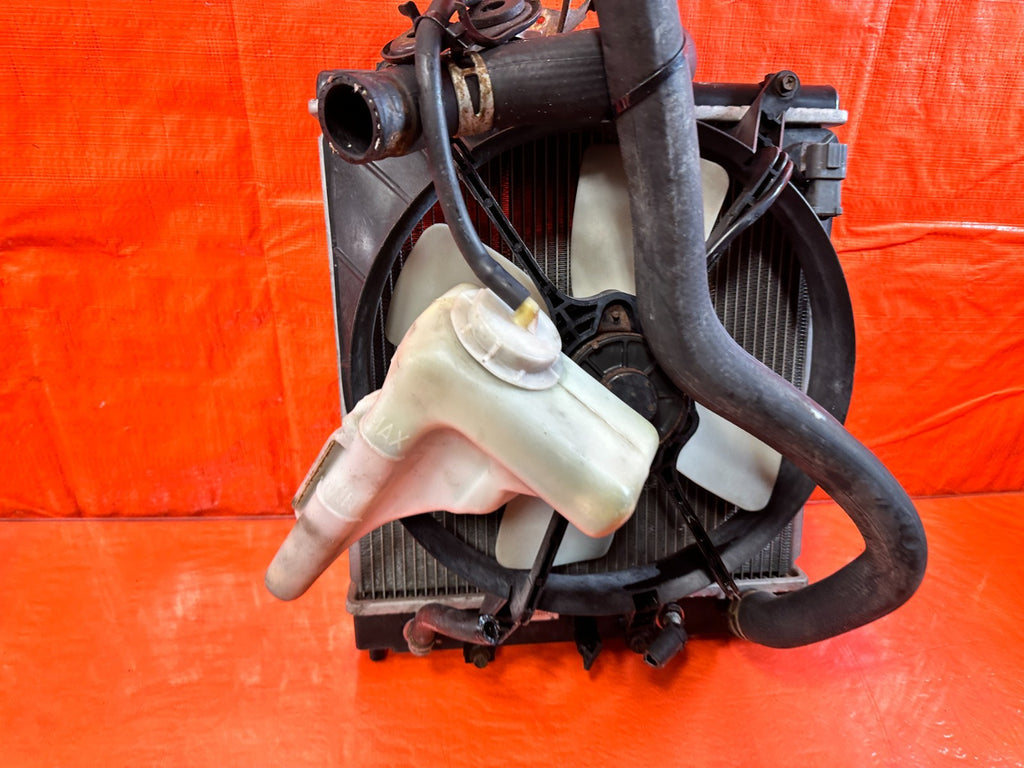 96 00 HONDA CIVIC   RADIATOR   AUTO RANS   FULLY LOADED W/ FAN / HOSES OEM #3192