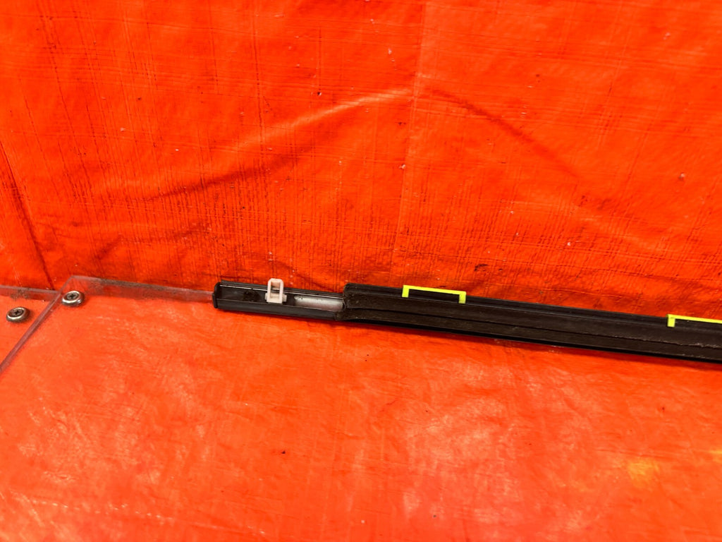 96 00 HONDA CIVIC SEDAN 4D   DRIVER LEFT REAR DOOR EXTERIOR WINDOW TRIM OEM 2978