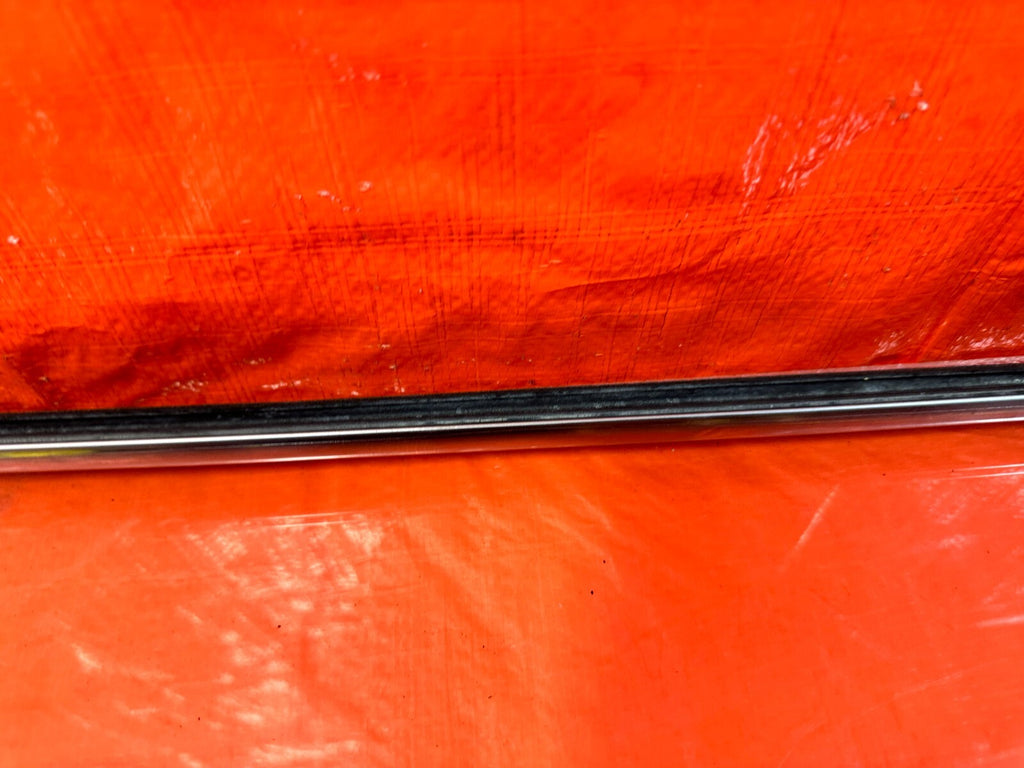04 08 ACURA TSX   RIGHT REAR EXTERIOR WINDOW GLASS TRIM   OEM FACTORY #2756