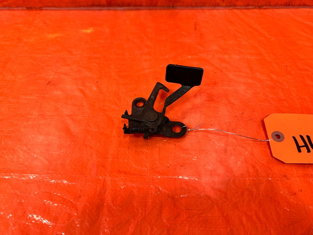 92 00 LEXUS SC300   HOOD LATCH LOCKING MECHANISM LOCK CATCHER   OEM FACTORY #2764