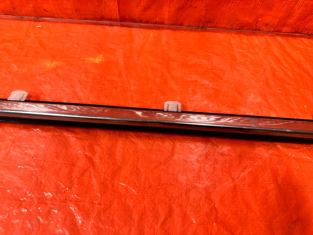 09 14 ACURA TSX   RIGHT FRONT EXTERIOR WINDOW GLASS TRIM BELT MOLDING   OEM #2793