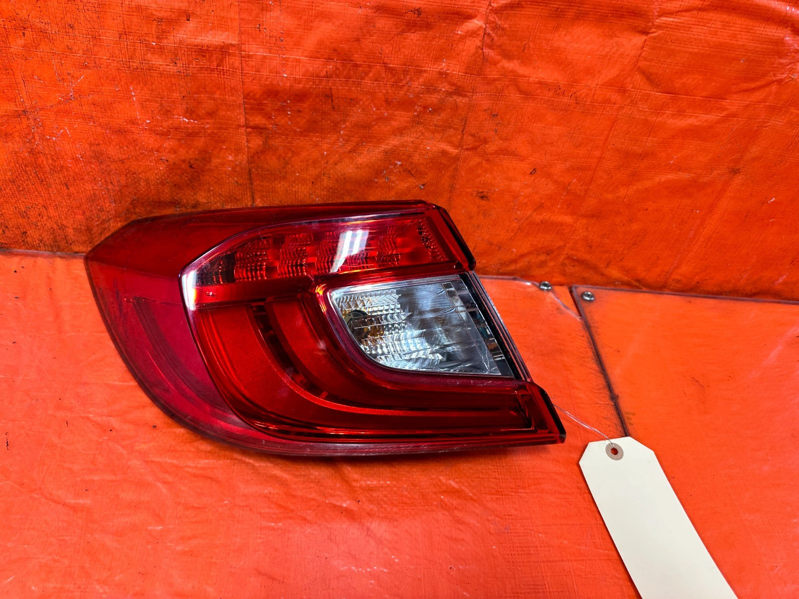 18 22 HONDA ACCORD   DRIVER LEFT TAIL LIGHT LAMP OUTER QUARTER PANEL OEM 3246