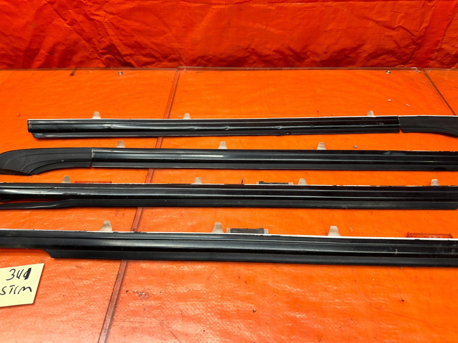 94-01 ACURA INTEGRA 4D 1.8L DOOR WINDOW GLASS TRIM DRIP RETAINER SET OF 4 #34111