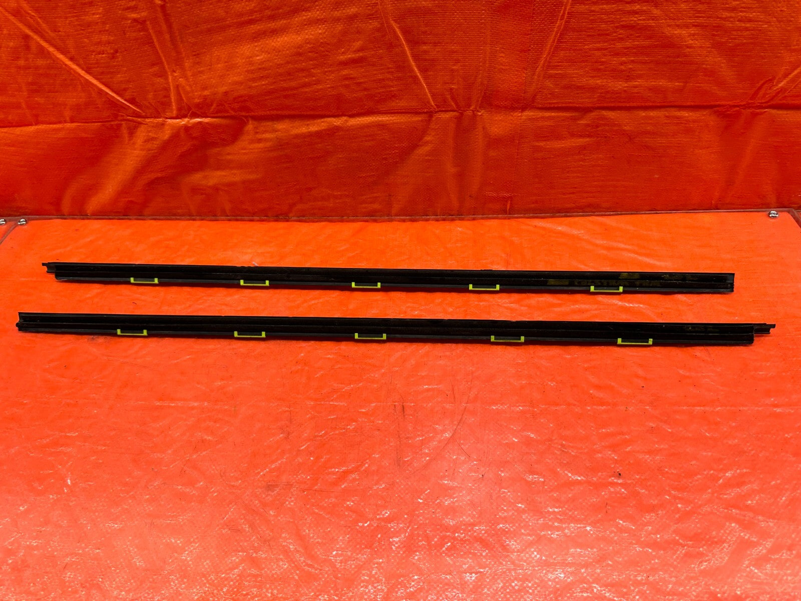 96 00 HONDA CIVIC COUPE HATCH EXTERIOR DOOR WINDOW GLASS TRIM SET LEFT RIGHT 20211