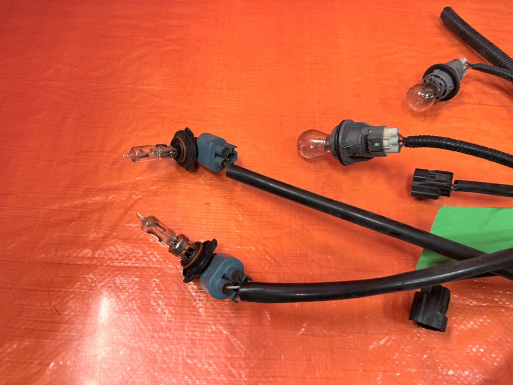 09 14 ACURA TSX   HEADLIGHT PLUGS HEADLAMP PLUGS PIG TAILS W/ LO HI TURN OEM 3211
