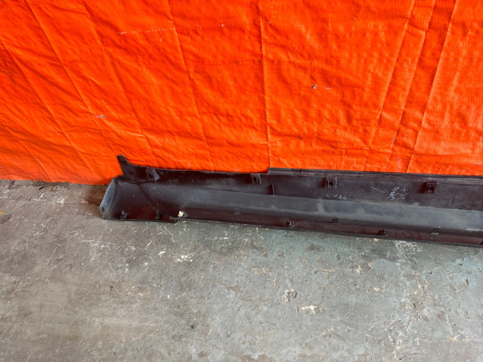 09 13 INFINITI G37 CONVERTIBLE   DRIVER LEFT SIDE SKIRT ROCKER MOLDING OEM #23211