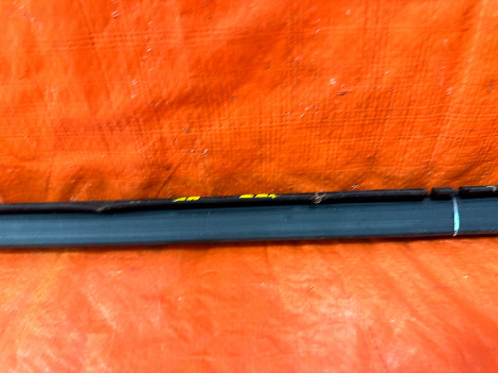 04 08 ACURA TSX   PASSENGER RIGHT REAR   INTERIOR INSIDE GLASS TRIM SEAL OEM 2916