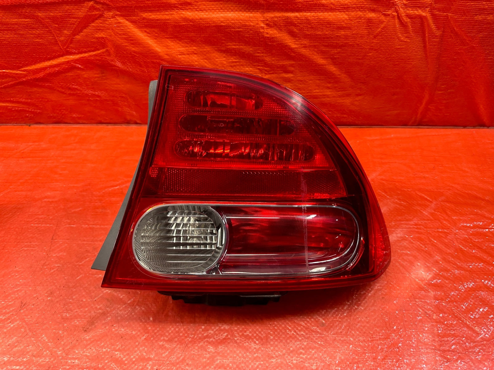 06 08 HONDA CIVIC 4D SEDAN   PASSENGER RIGHT   OUTER TAIL LIGHT LAMP   OEM #2030