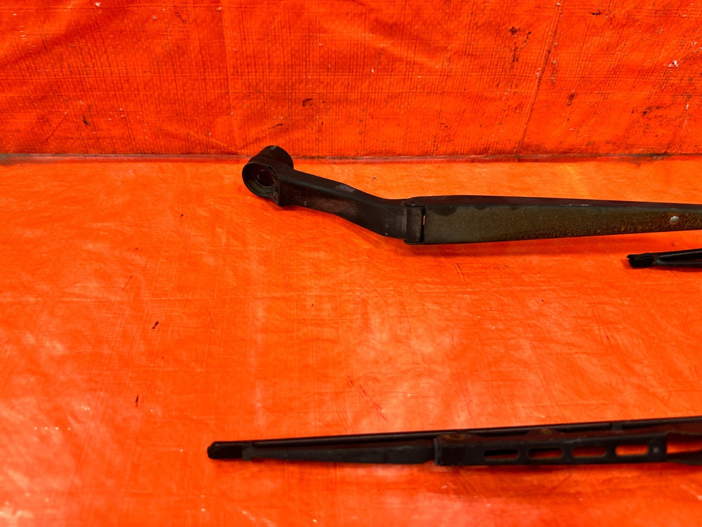 04 11 MAZDA RX8 RX 8   LEFT & RIGHT WINDSHIELD WIPER ARMS   OEM FACTORY #3034