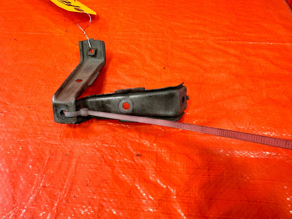 97 01 HONDA PRELUDE   LEFT AND RIGHT FENDER STAY RETAINER BRACKETS   OEM #2634
