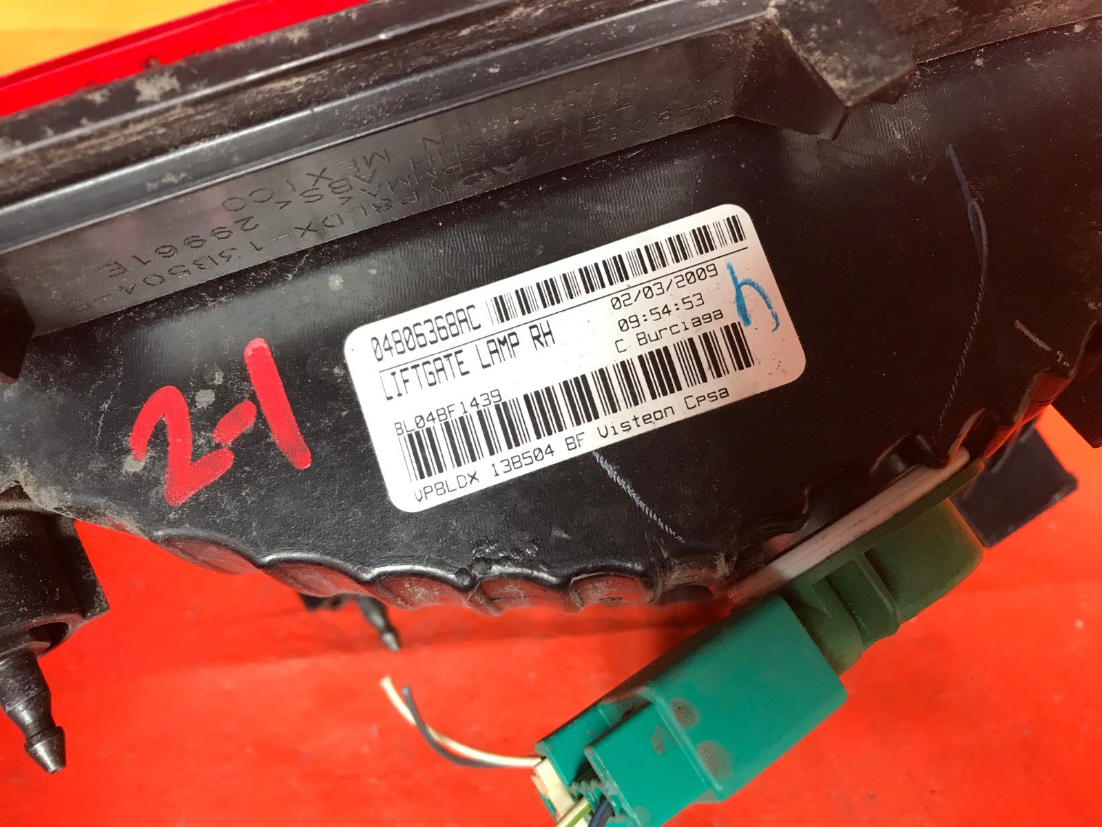 OEM 2009 2010 2011 DODGE JOURNEY PASSENGER RIGHT INNER DECK LIDE TAIL LIGHT LAMP7
