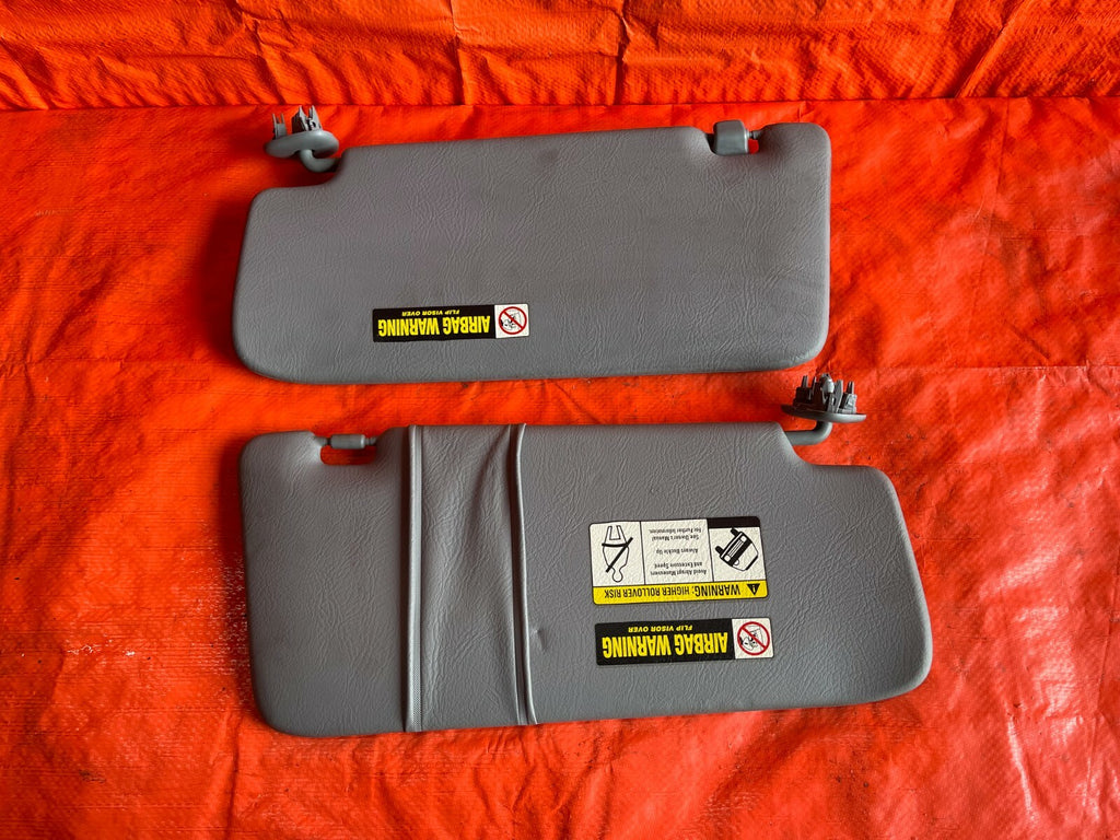 02 04 HONDA CR V CRV   INTERIOR   SUN VISOR SET   LEFT RIGHT   GRAY COLOR   OEM 0