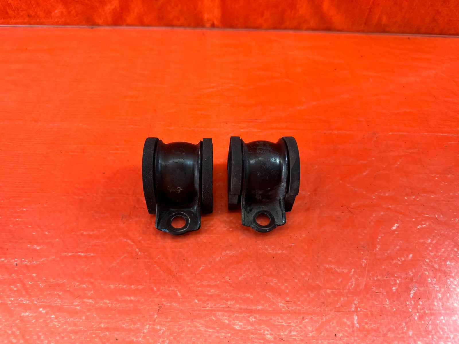 04 08 ACURA TSX   FRONT SWAY BAR BUSHINGS AND BRACKETS   OEM FACTORY #19612