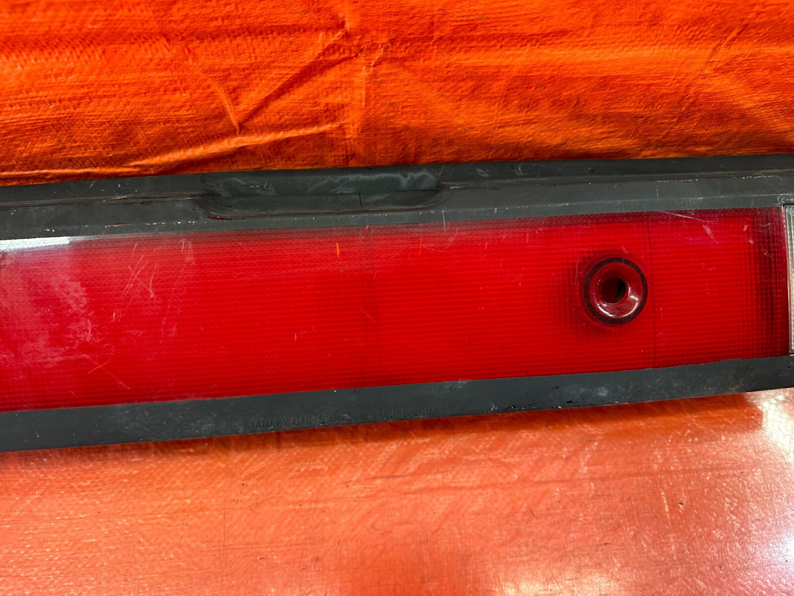 88 89 HONDA CRX   CENTER TAIL LIGHT MIDDLE TAIL LAMP   OEM FACTORY #2433