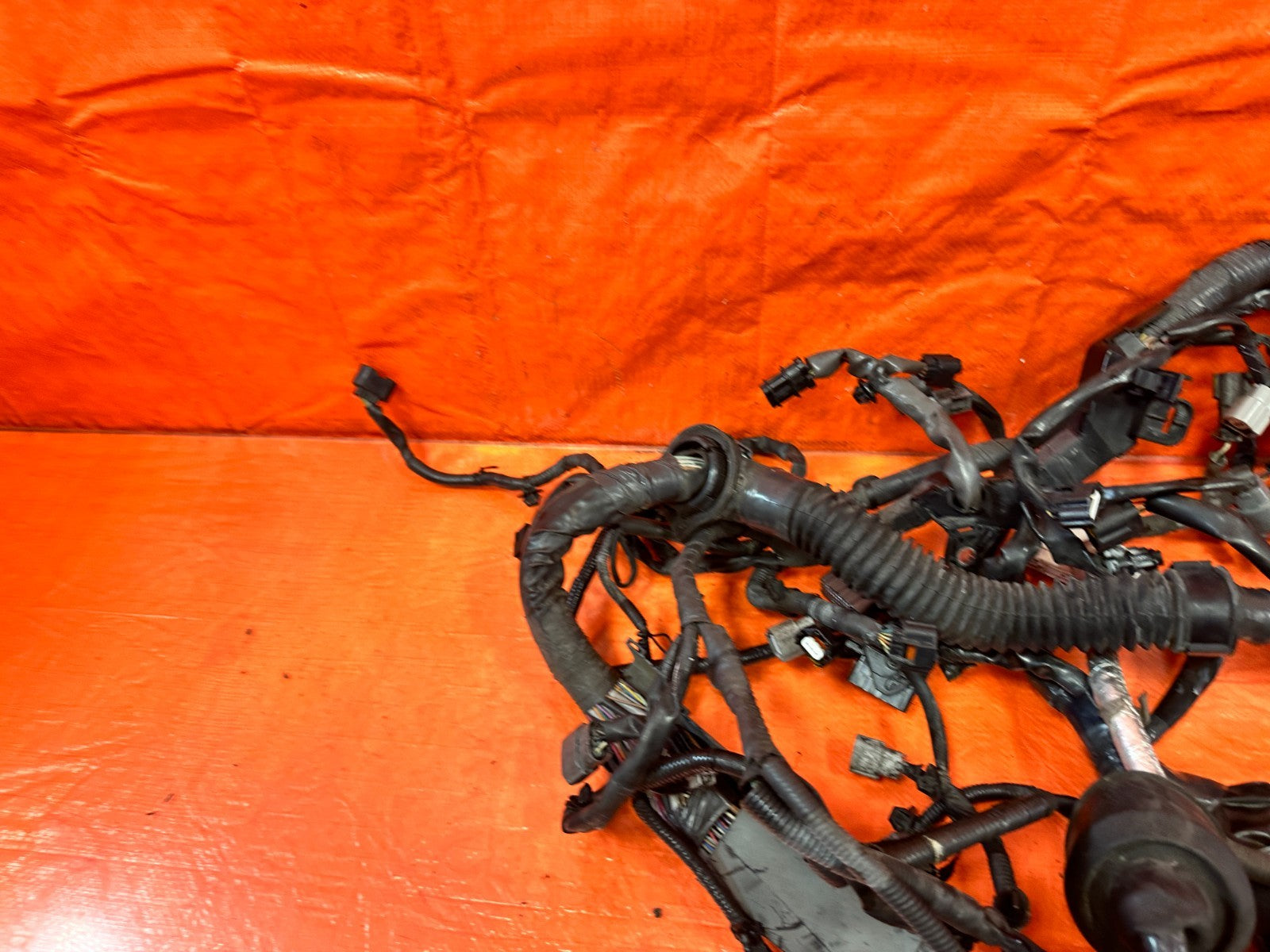 14 15 INFINITI Q60 CONVERTIBLE 3.7L VQ37 OEM MAIN ENGINE WIRE HARNESS A/T #3299