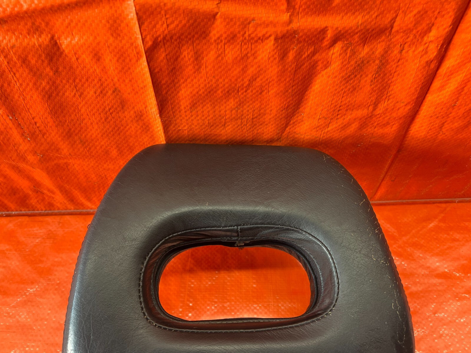 94 01 ACURA INTEGRA   BLACK LEATHER FRONT SEAT   HEAD REST   OEM #1447