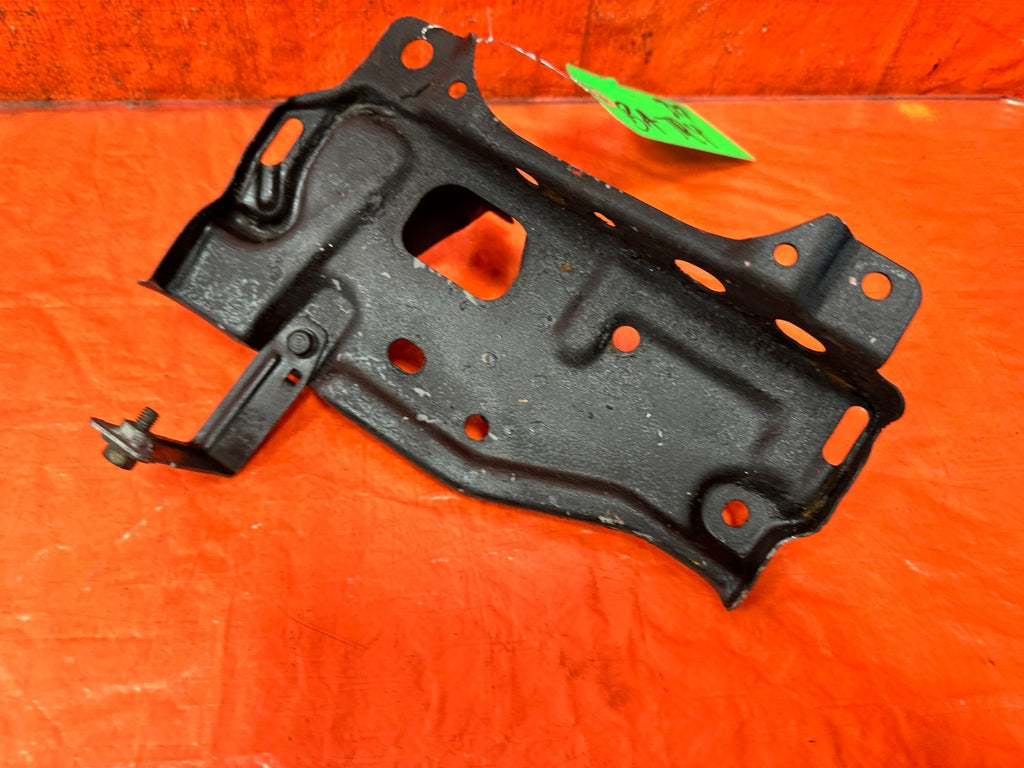 90 91 HONDA CIVIC HATCHBACK   BATTERY MOUNTING TRAY BRACKET   OEM 3172
