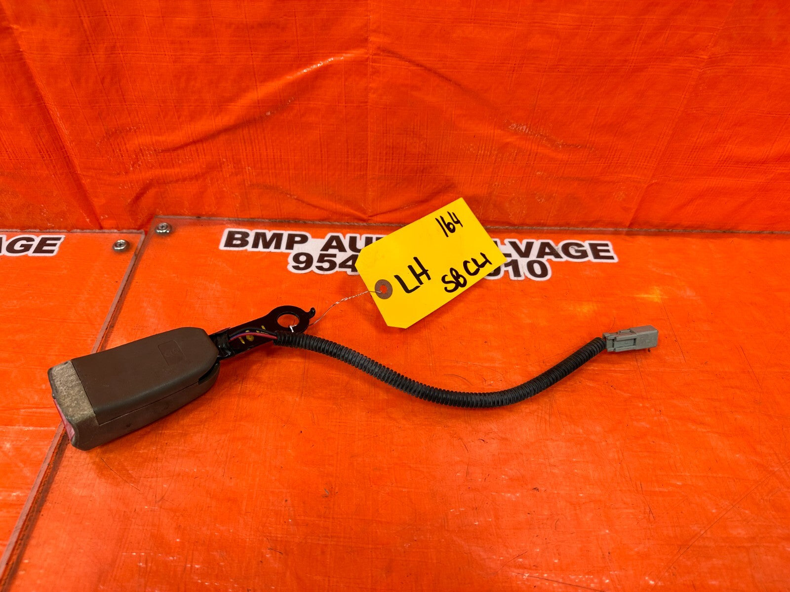 94 01 ACURA INTEGRA   DRIVER LEFT FRONT SEAT BELT CLIP BUCKLE   OEM FACTORY 1644