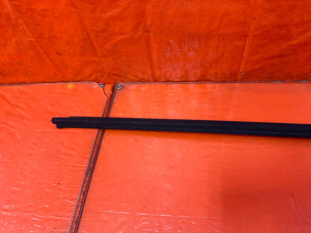 08 15 INFINITI G37 COUPE &   DRIVER LEFT EXTERIOR WINDOW GLASS TRIM OEM 3286