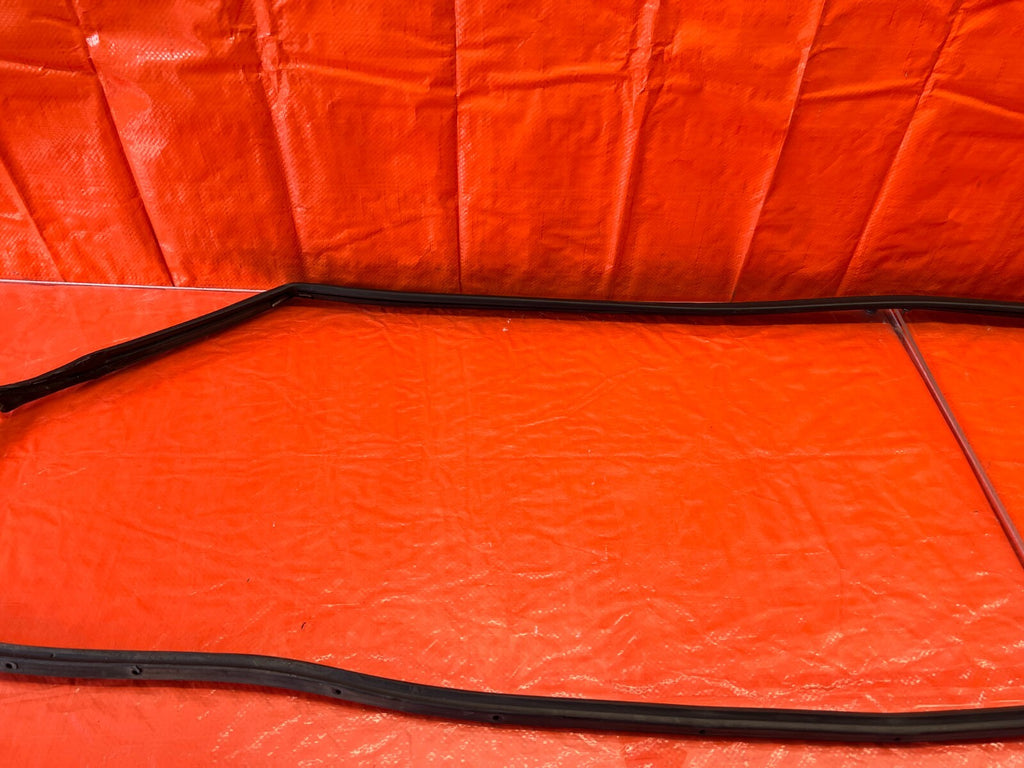 06 11 CIVIC 4D SEDAN   PASSENGER RIGHT FRONT WEATHER STRIP SEAL GASKET OEM #2036