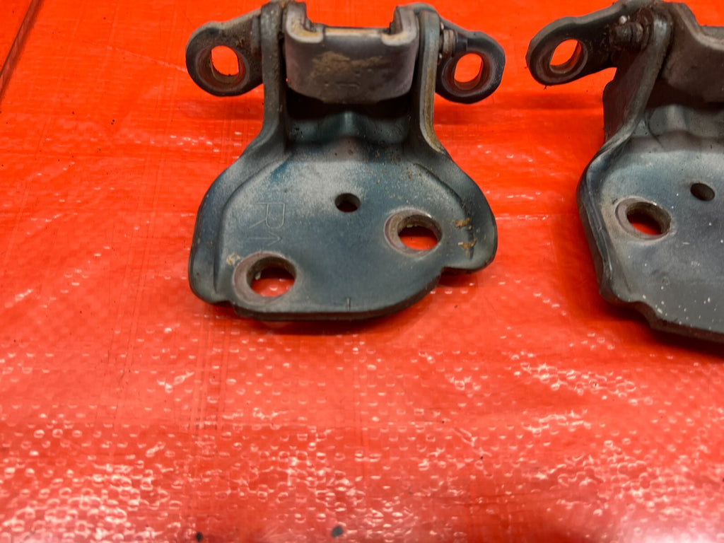90 01 ACURA INTEGRA SEDAN / RIGHT FRONT DOOR HINGE SET / UPPER LOWER / OEM #1618