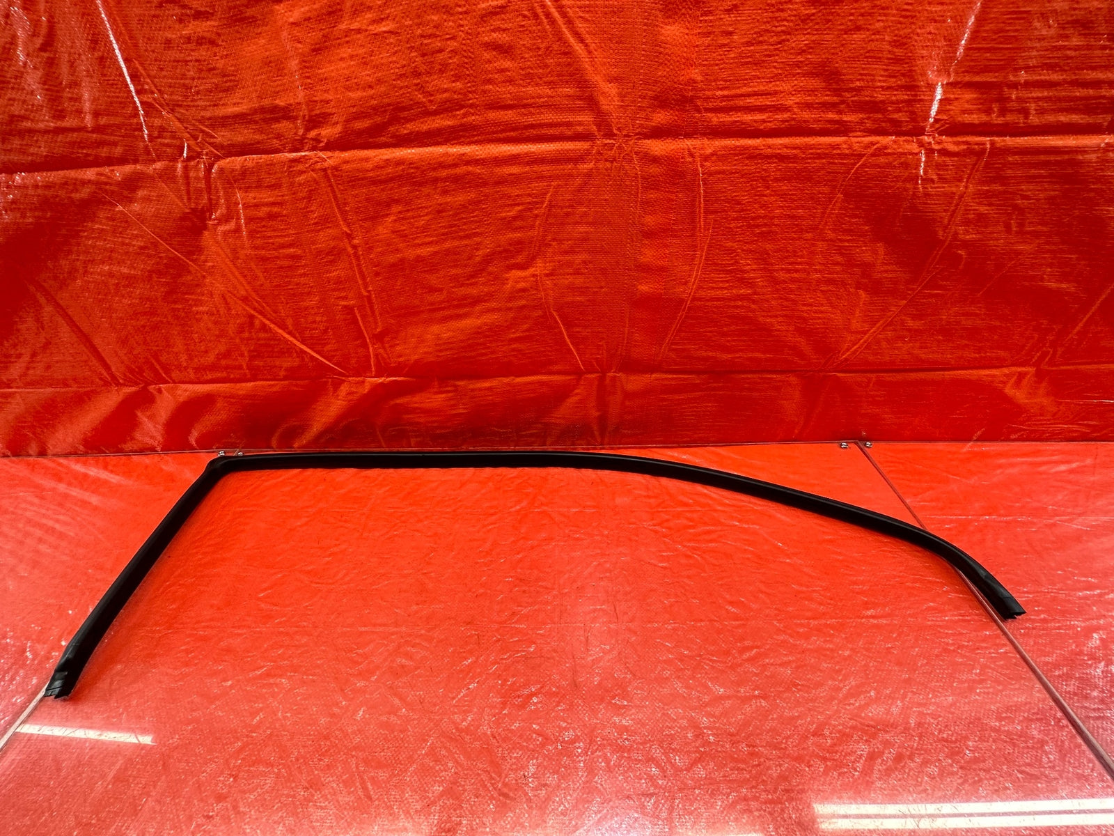 02 05 HONDA CIVIC SI EP3   CHASSIS TO DOOR OPEN TRIM WEATHER STRIP RIGHT OEM 2136