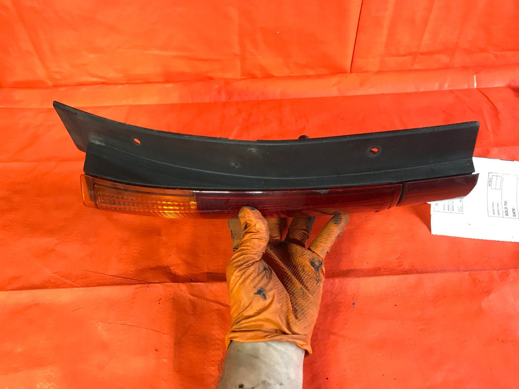 OEM 2006 06 GENERAL MOTORS GMC ENVOY DRIVER LEFT TAIL LIGHT LAMP 15070903 7