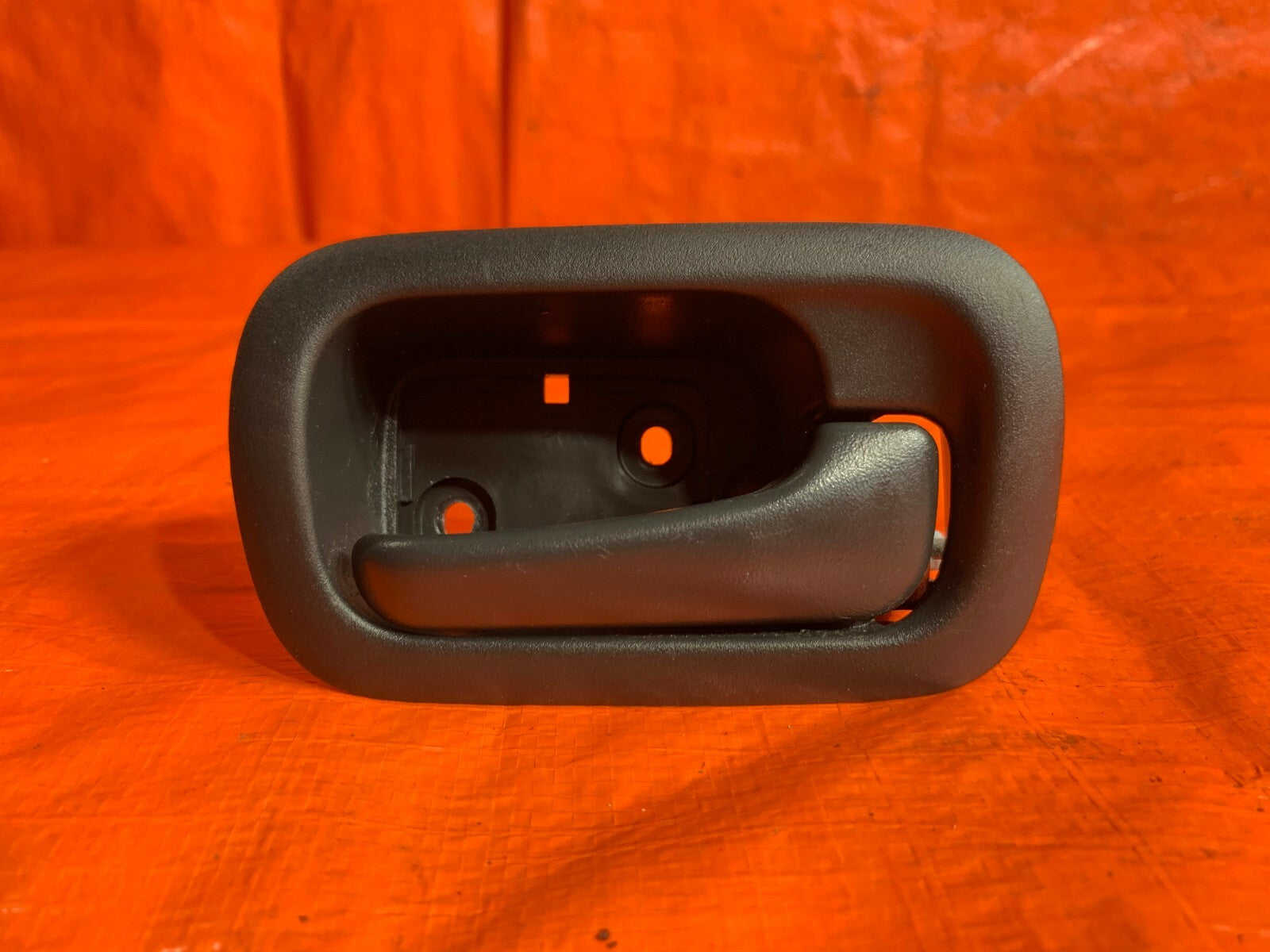 OEM 2004 04 HONDA CR V CRV 4WD   PASSENGER RIGHT REAR INTERIOR DOOR HANDLE0
