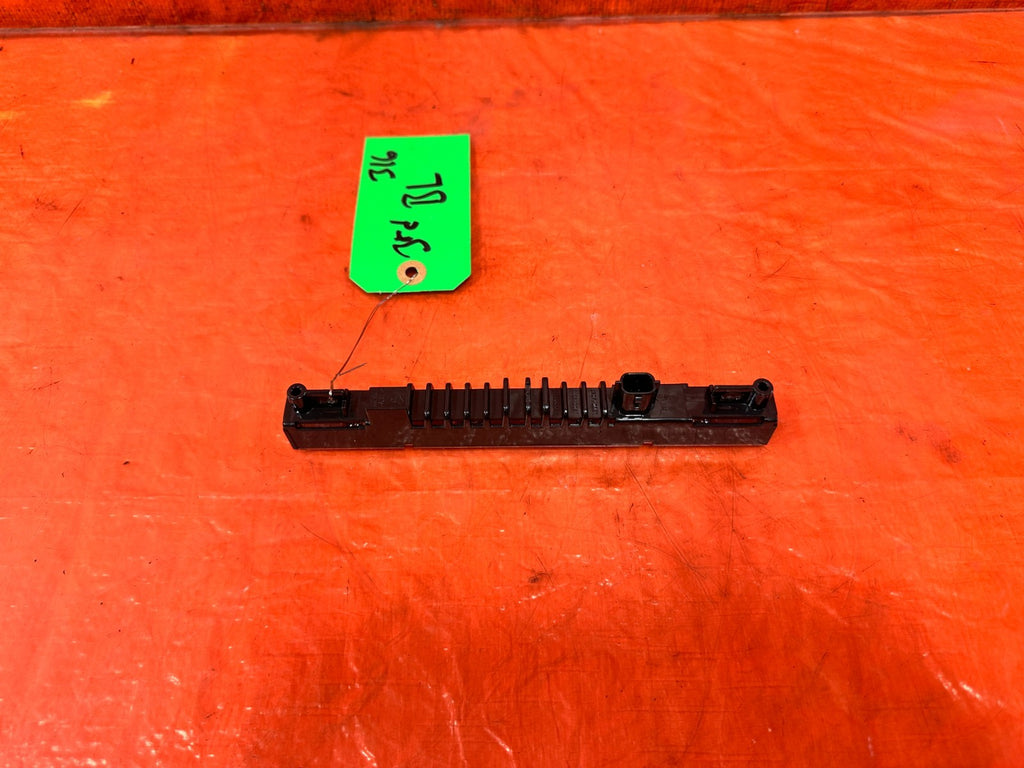 17 20 INFINITI Q60   THIRD 3RD BRAKE LIGHT HIGH MOUNT STOP LAMP   OEM #3161