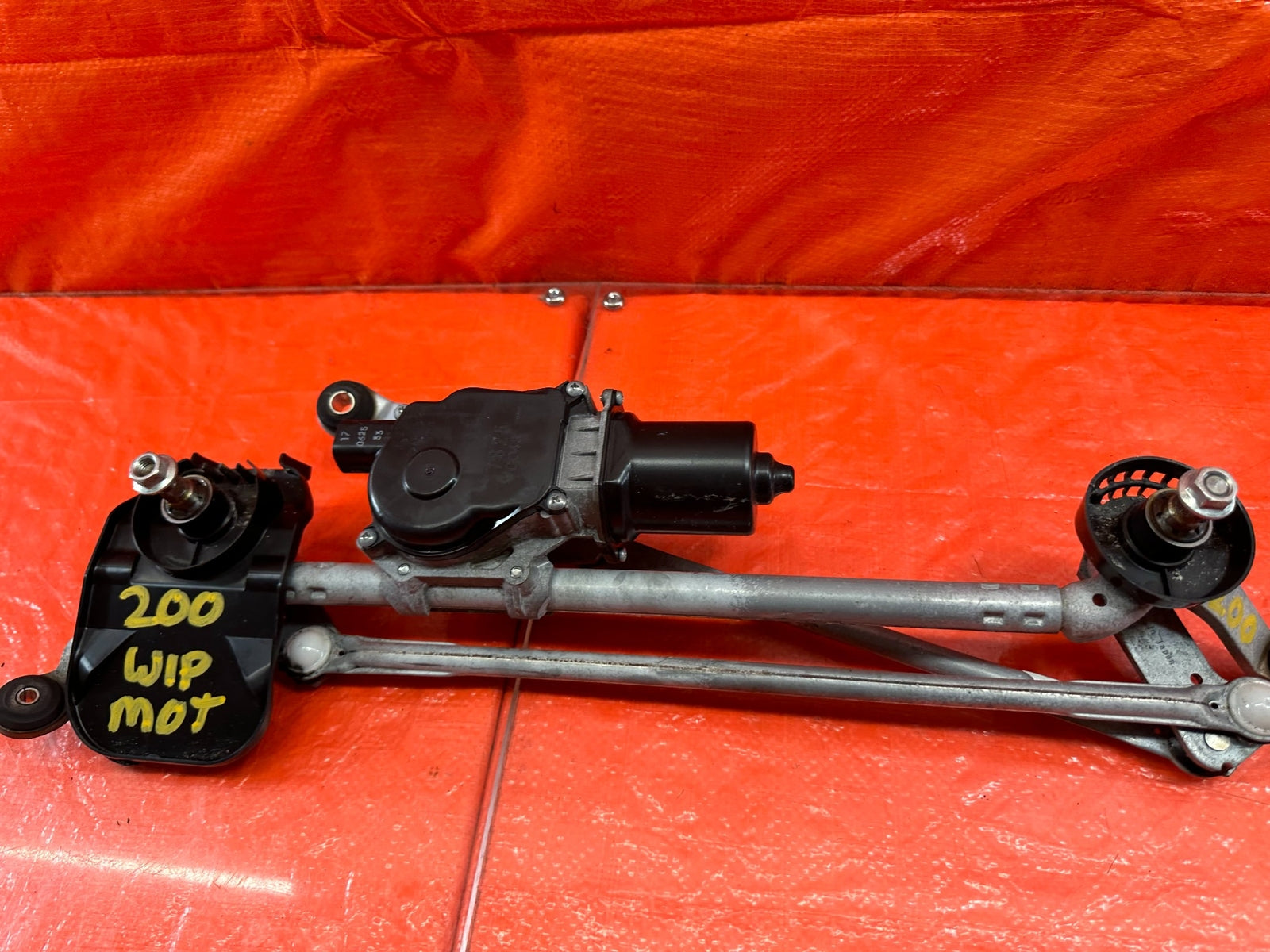 14 20 INFINITI Q50 & 17 20 Q60   WINDSHIELD WIPER MOTOR W/ LINKAGE   OEM #2006