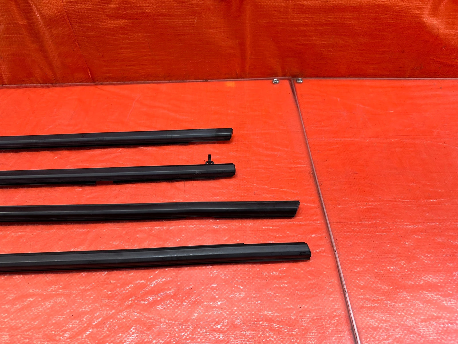 06 11 CIVIC 4D SEDAN   EXTERIOR DOOR WINDOW GLASS TRIM SET LEFT RIGHT   OEM #2203