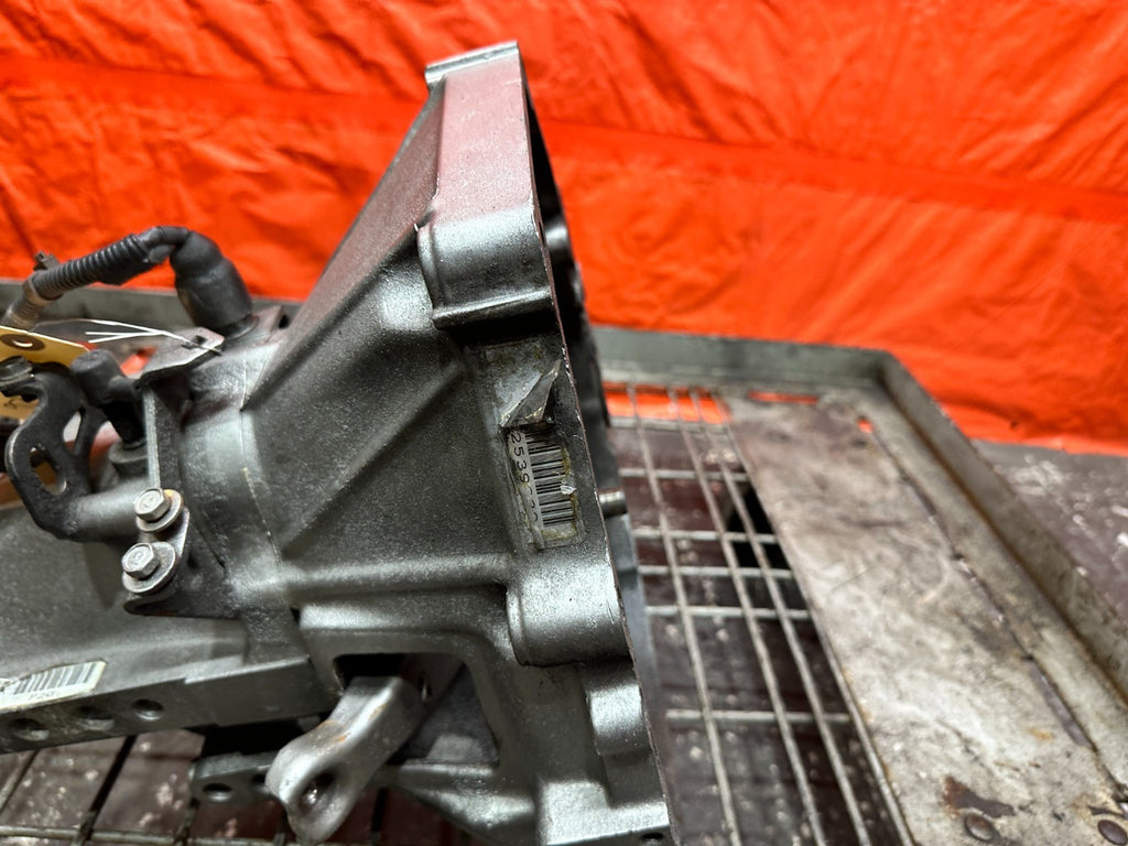92 00 HONDA CIVIC   D16Z6 SOHC VTEC 5 SPEED MANUAL TRANSMISSION GEAR BOX OEM OE3