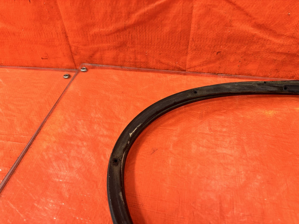 00 09 HONDA S2000 PASSENGER RIGHT DOOR WEATHER STRIP TRIM SEAL GASKET   OEM 29014