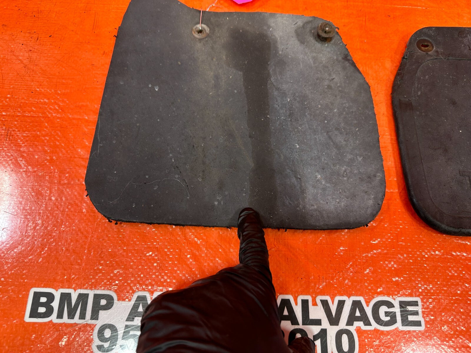 1996 96 TOYOTA TACOMA   2RZ FE 2.4L   RWD NON PRE RUNNER REAR MUD FLAPS OEM 2499